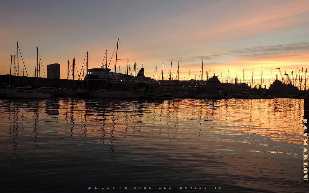 2025 11 28 TOULON EN SOIREE -  LE PORT ET ILLUMINATIONS VILLE (11).jpg